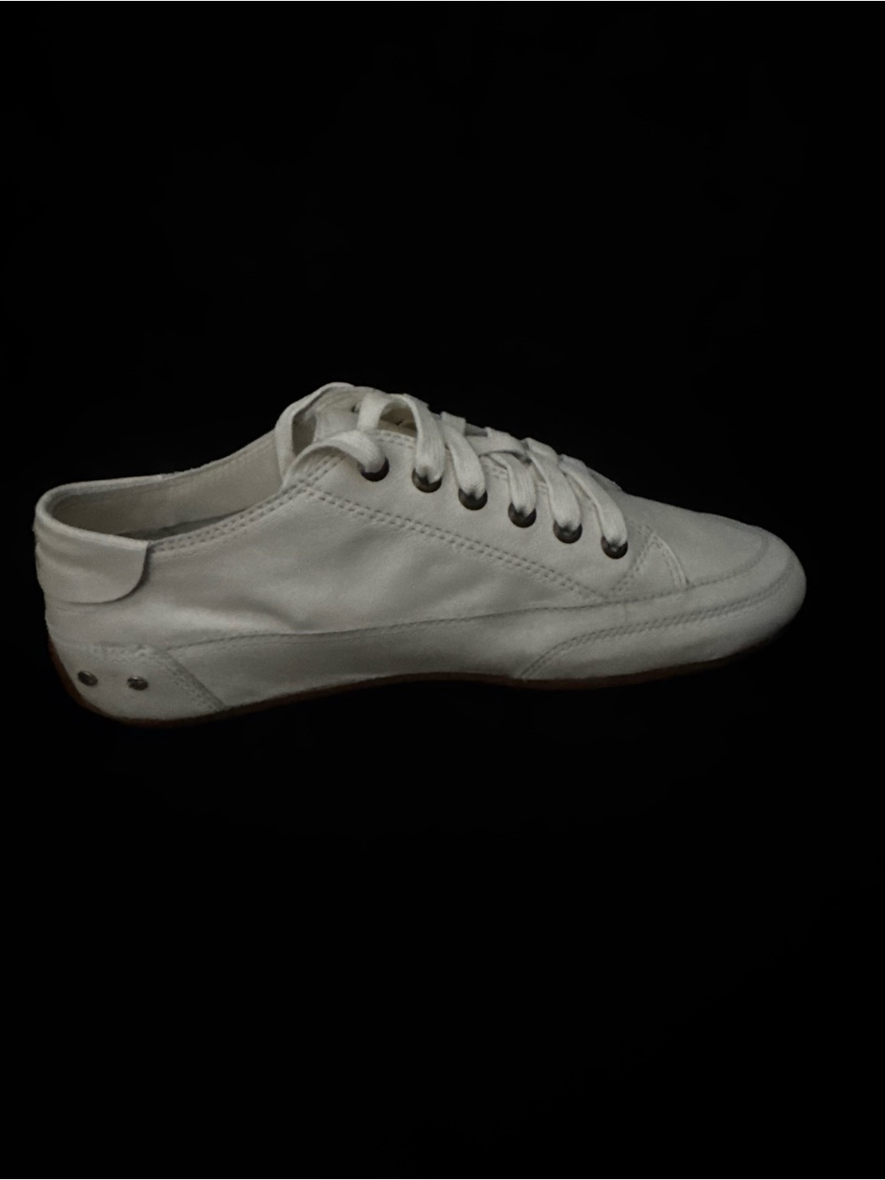beek White Canvas Low-Top Sneakers